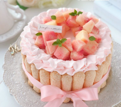 Bánh Charlotte Đào Tươi